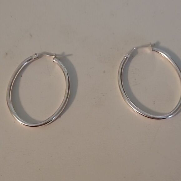 Elegant Silver Hoop Earrings - Picture 4 of 6